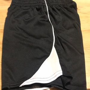 Boys Starter athletic shorts, size S (6/7)